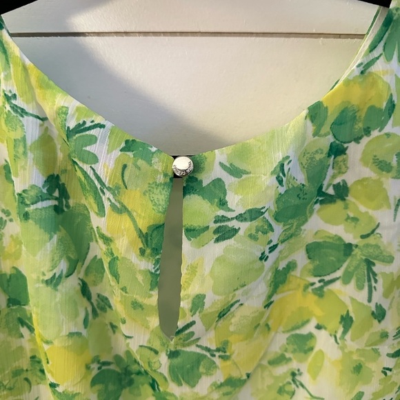 VINCE CAMUTO Woman Blooming Brights Emerald floral ruffle sleeve blouse NWT M - Picture 12 of 14